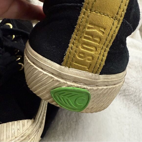 Krost cariuma Black Canvas Sneakers with Gold Eyelets size 9 - Picture 4 of 8